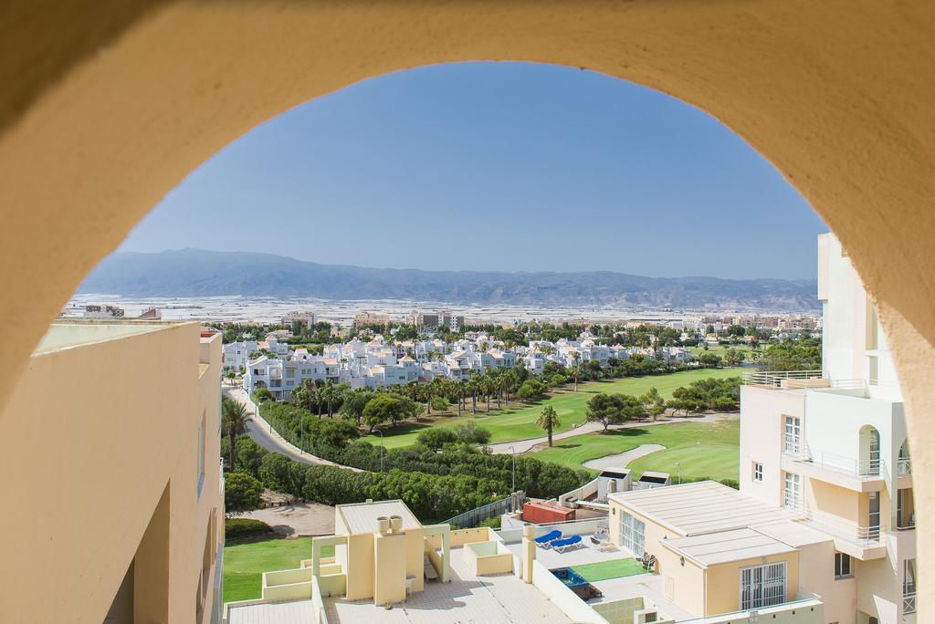 Apartamentos Fenix Beach Roquetas de Mar Kültér fotó